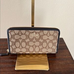 Coach Mono Signature Zip Wallet